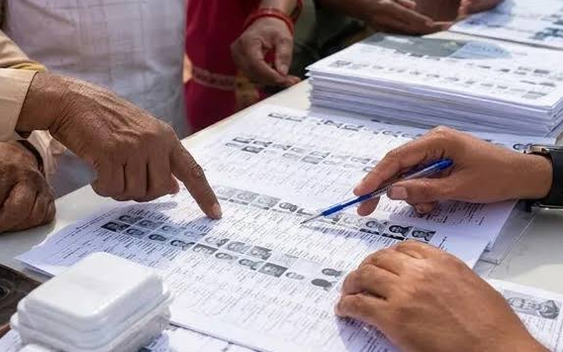 دہلی ووٹر لسٹ سے 47.5 لاکھ نام خارج، 15 دن میں صرف 62 ہزار فارم-6 درخواستیں