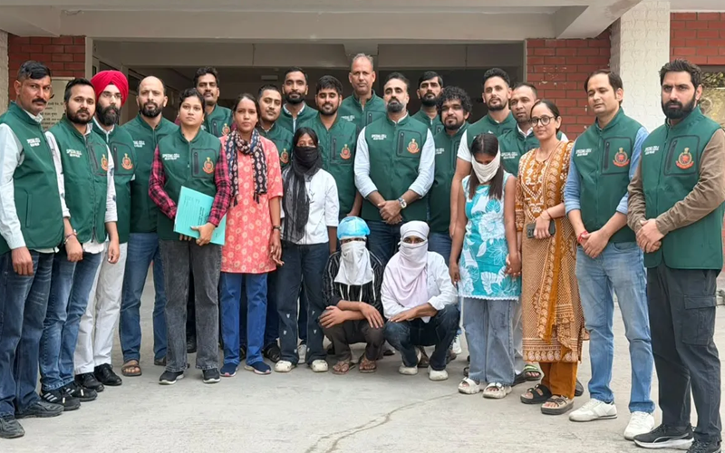 ٹائیگر شروف کی گاڑی پر فائرنگ کیس: اسلحہ سپلائی کرنے کے الزام میں چار افراد گرفتار