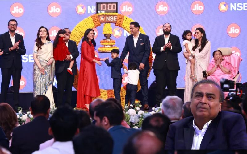 !بھارت کےارب پتی تاجر مکیش امبانی کیوں اپنے جذبات پر قابو نہیں رکھ سکے