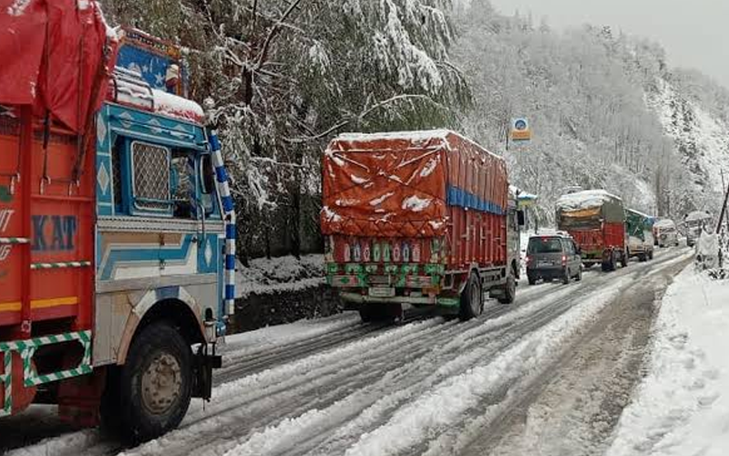 جموں و کشمیر کی تازہ صورتحال: سکیورٹی، ٹریفک، موسم اور عوامی مسائل پر نظر