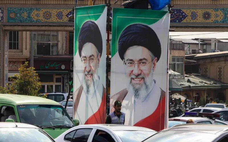 ایرانی سپریم لیڈرمجتبیٰ خامنہ ای  کی عدلیہ کے سربراہ سے ملاقات